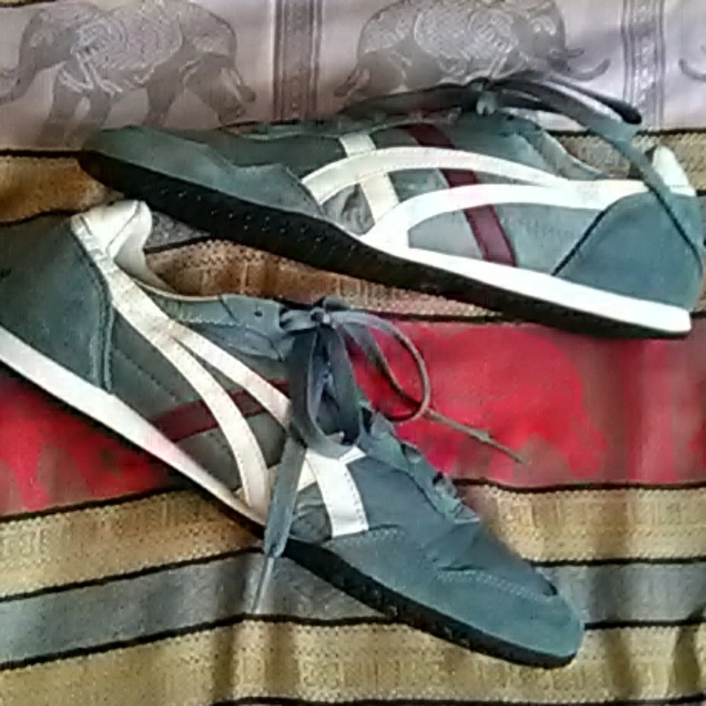 🐯 Onitsuka Tiger Stripes Sneakers🐯